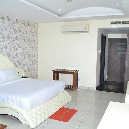 Chopra Residency Hotell Hamirpur Exteriör bild
