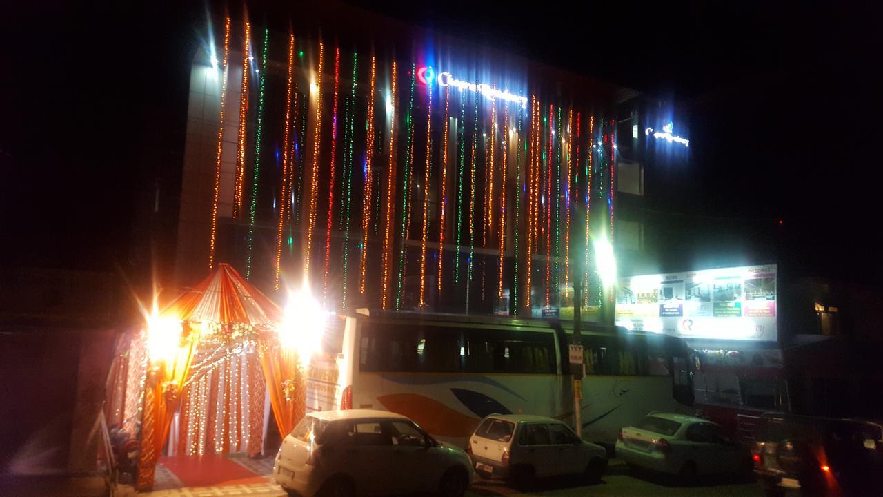 Chopra Residency Hotell Hamirpur Exteriör bild