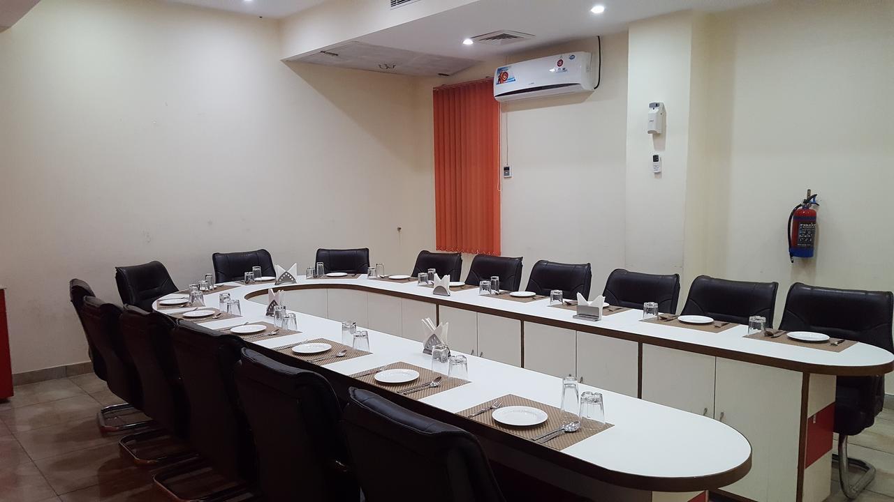 Chopra Residency Hotell Hamirpur Exteriör bild